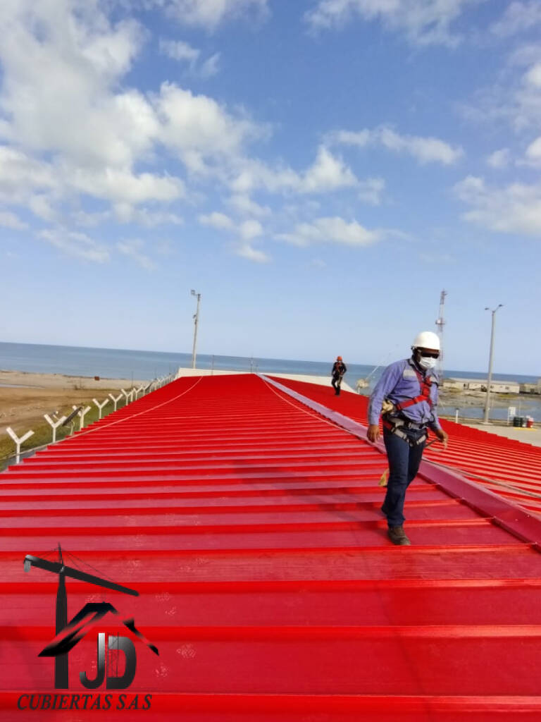 instalacion-y-mantenimiento-de-cubiertas-en-colombia-con-jdcubiertas