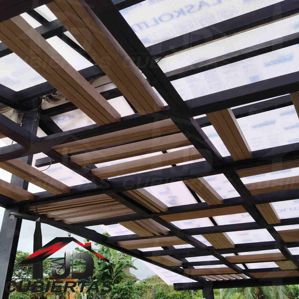 Diseño de Pergolas exteriores en WPC o estructura metalica de obras Corredizas JD Cubiertas