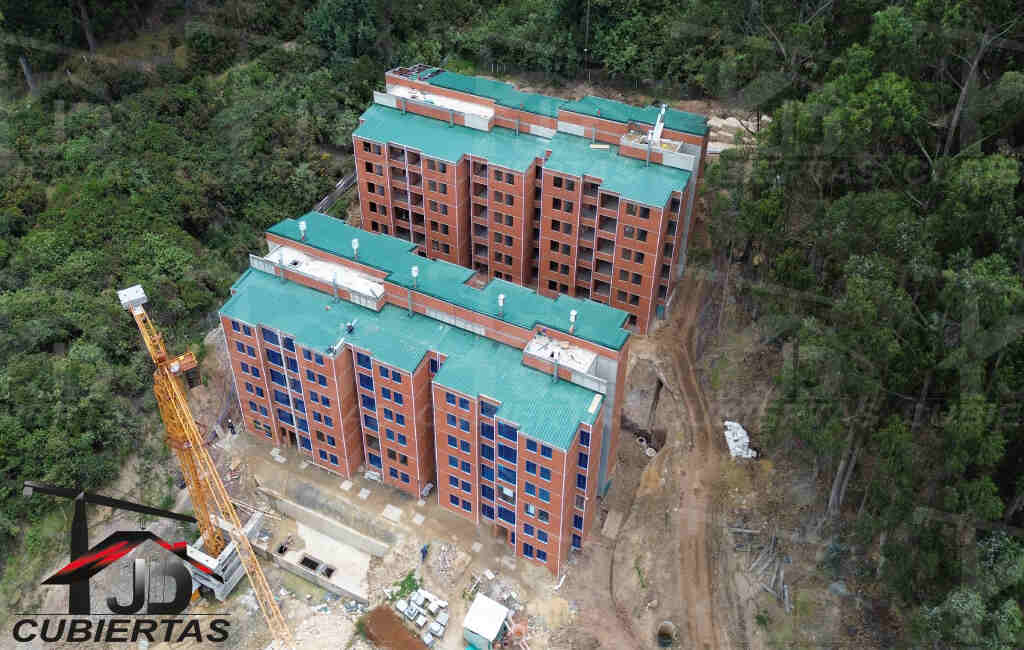 tejas termoacusticas en proyecto los Alpes JDCubiertas