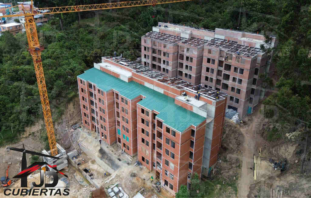 tejas termoacusticas residenciales en proyecto los Alpes JDCubiertas